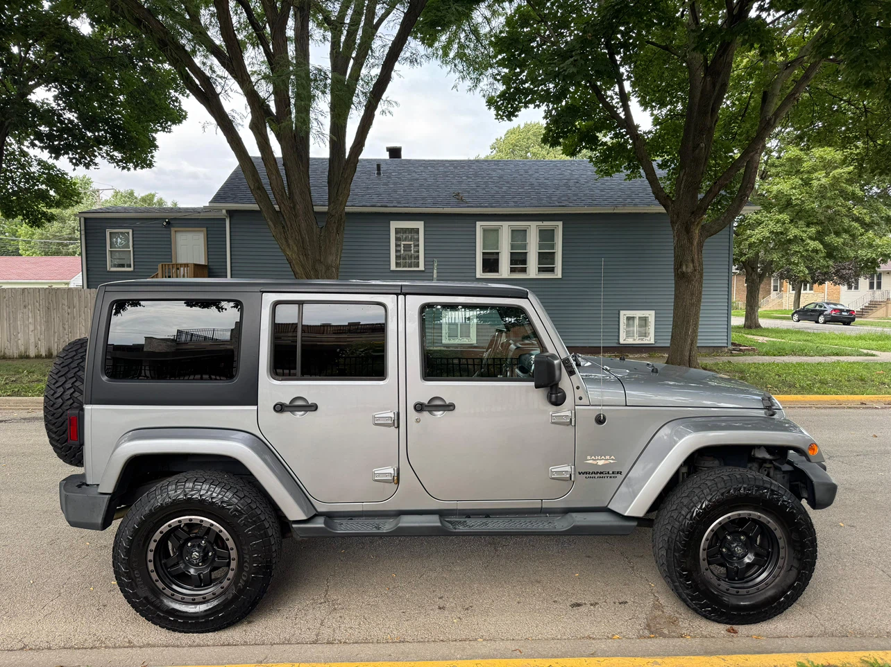 2015 Jeep Wrangler Unlimited Sahara Silver - photo 3