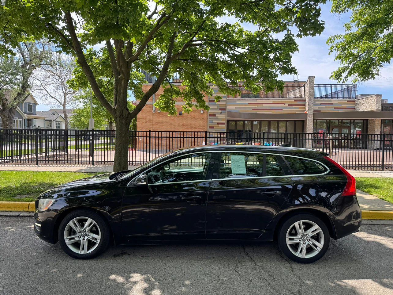2015 Volvo V60 Black Station Wagon - photo 3