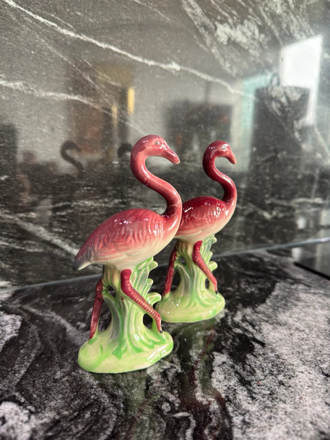 Set of 2 Mid-Century Vintage Ceramic Pink Flamingo Figurines - photo 2
