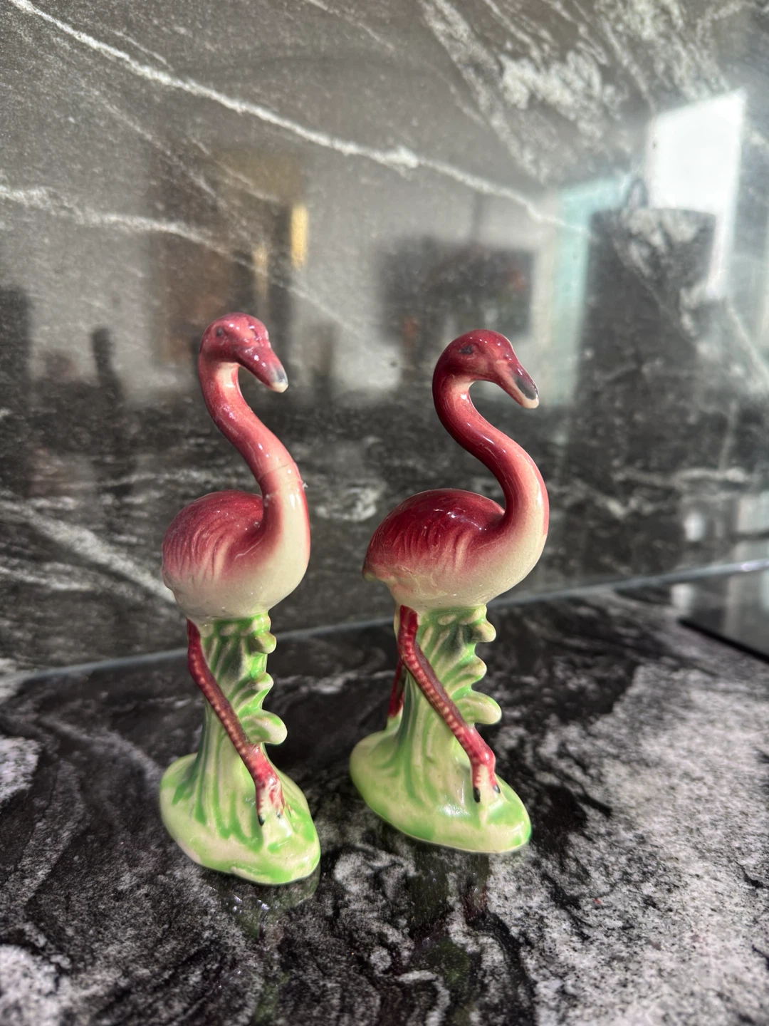 Set of 2 Mid-Century Vintage Ceramic Pink Flamingo Figurines - photo 3
