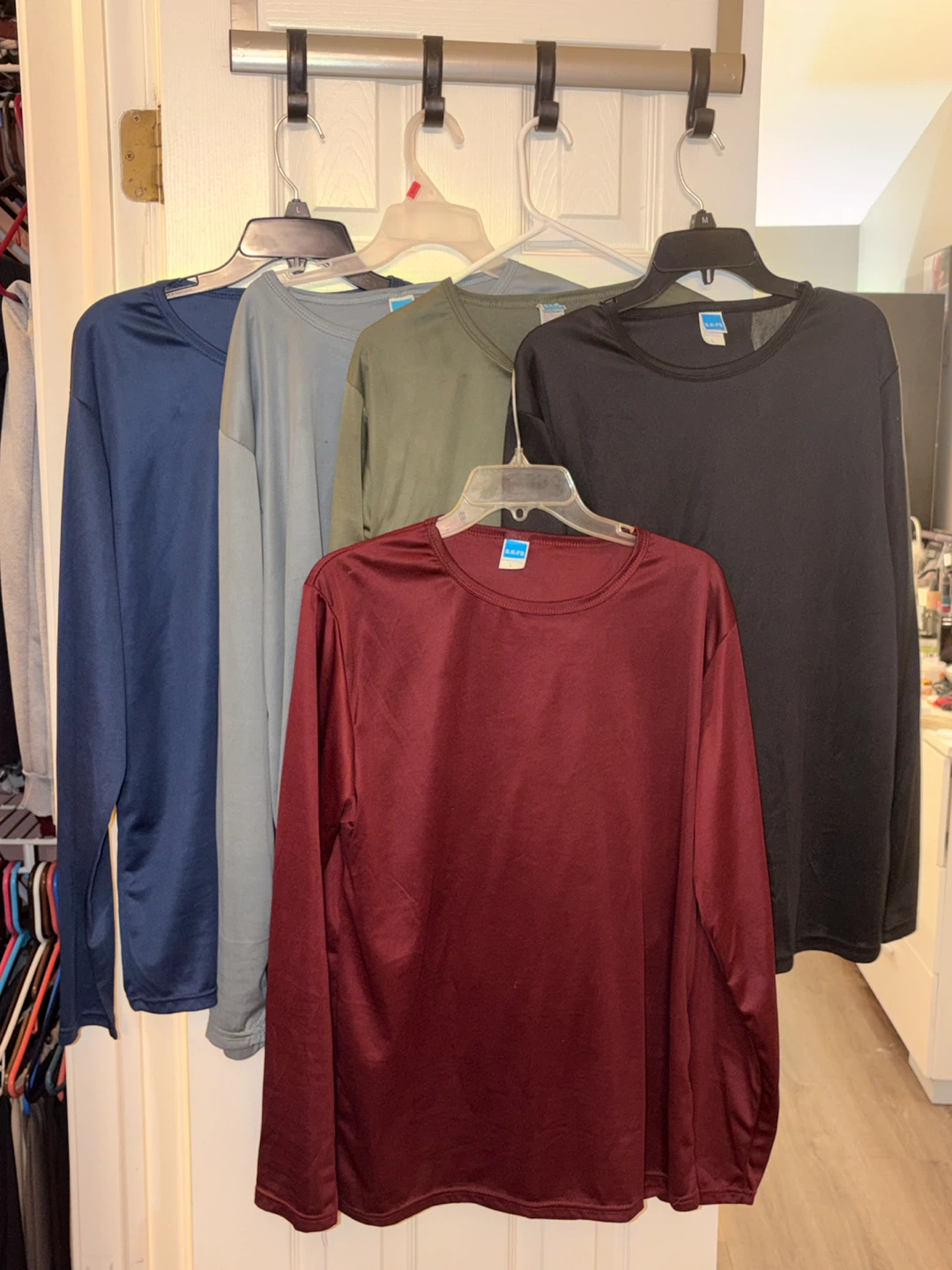 Set of 5 Assorted Long-Sleeve Moisture Wicking T Shirts Large