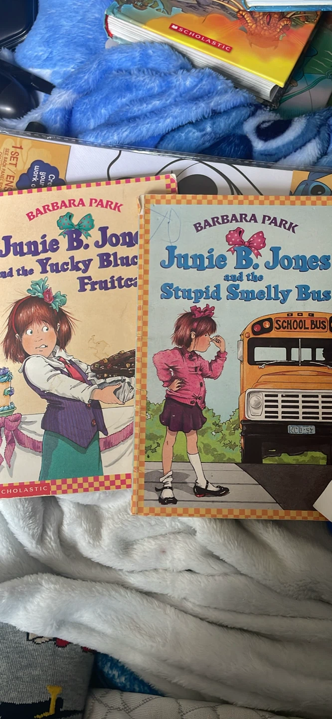 Assorted Children's Books Collection - photo 3