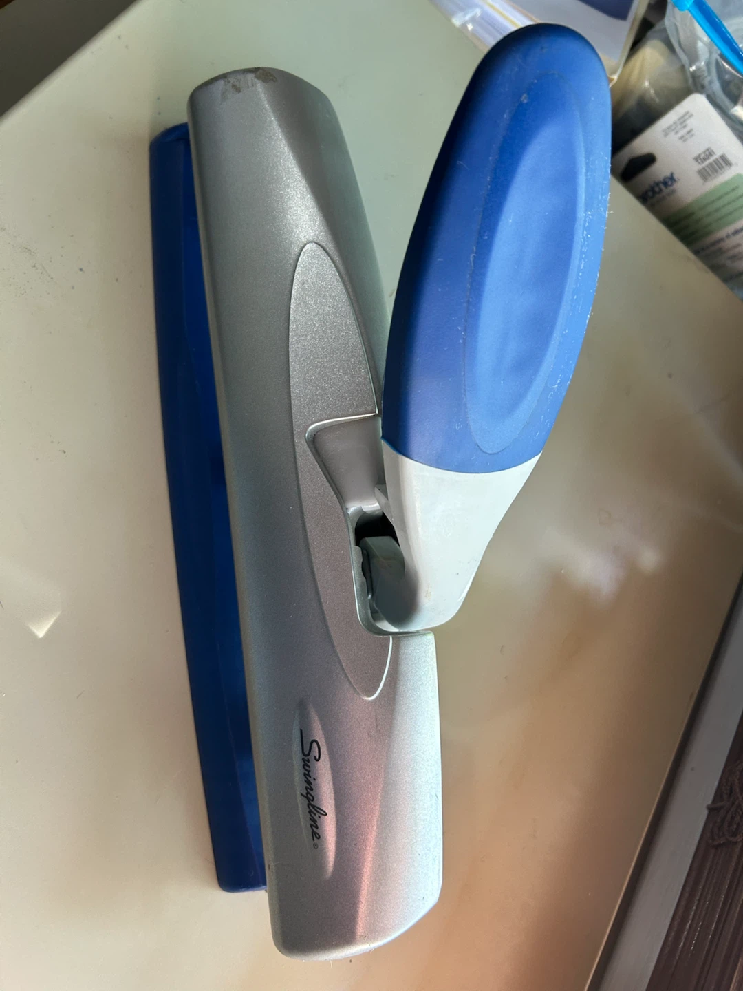 Swingline Heavy Duty Adjustable 3-Hole Punch
