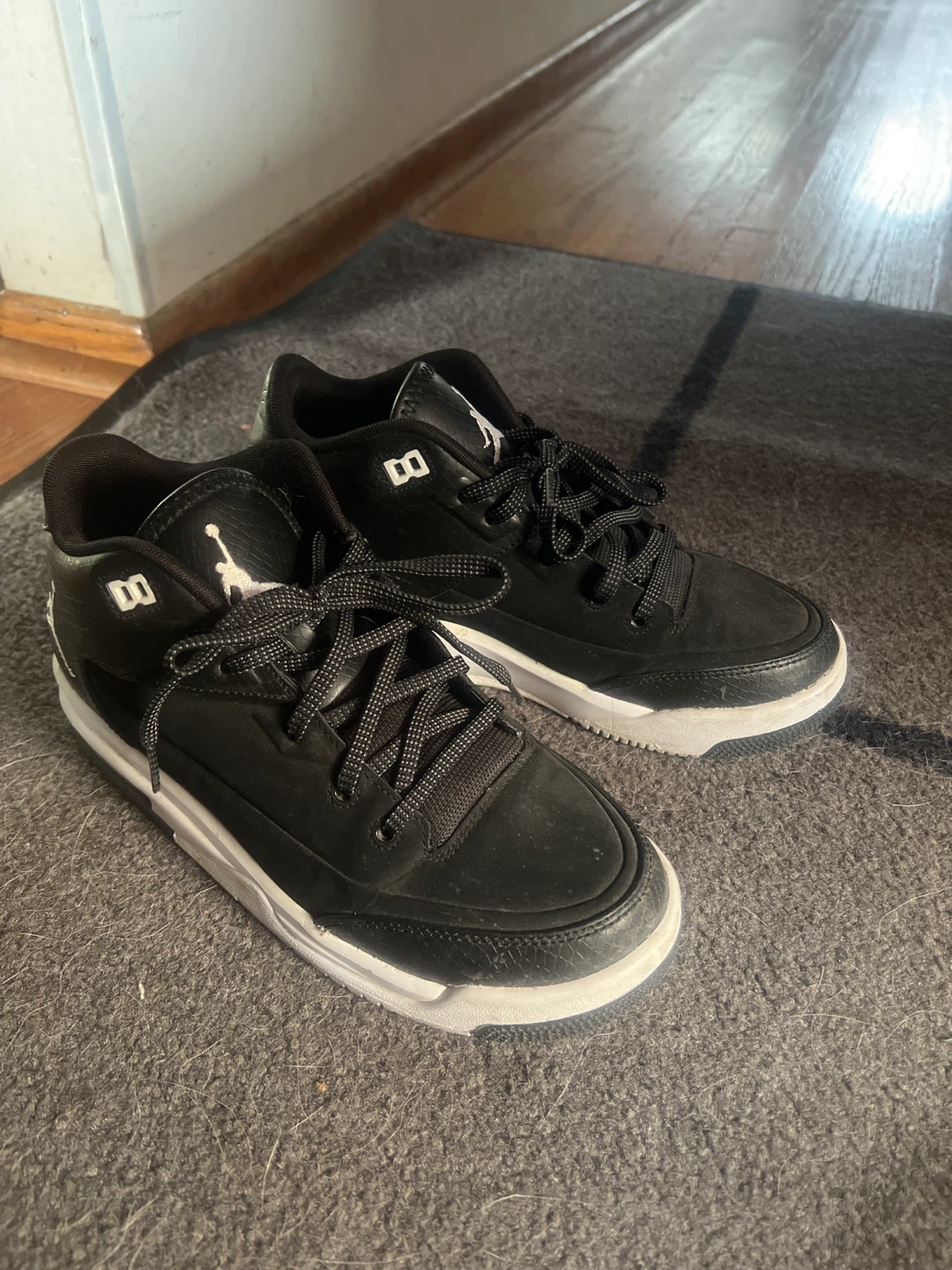 Boys size 5.5Y Jordans