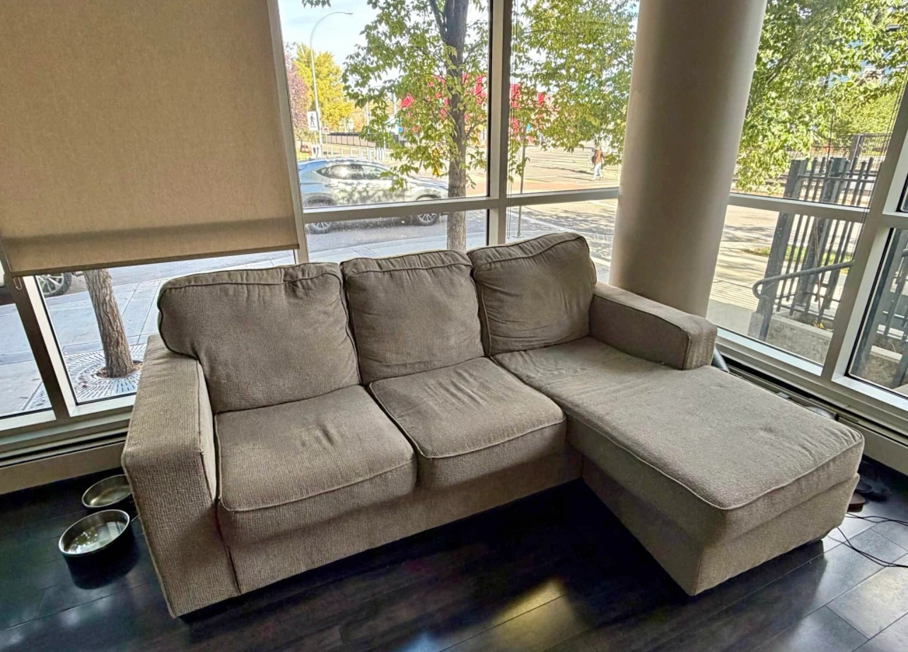 Reversible Light Grey Sectional Sofa with Chaise
