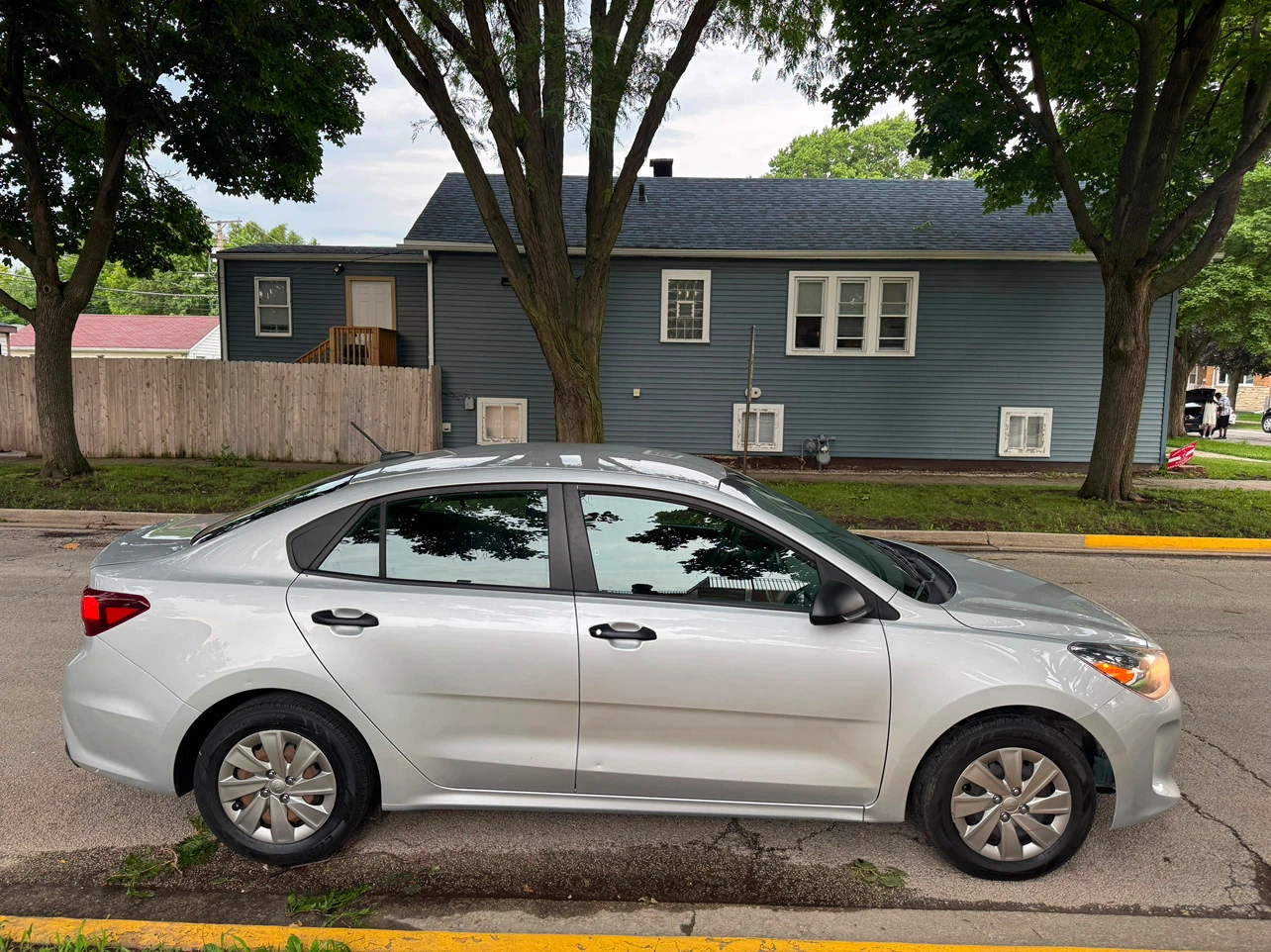 2014 Silver Kia Rio Sedan - photo 3