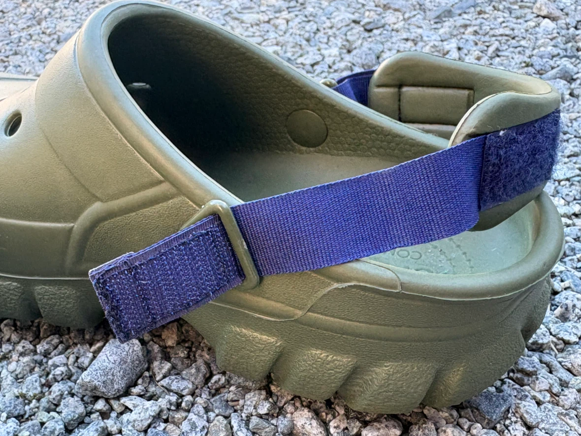 Unisex Olive Green off-road Crocs  Clogs.. men’s 5 women’s 7 - photo 5