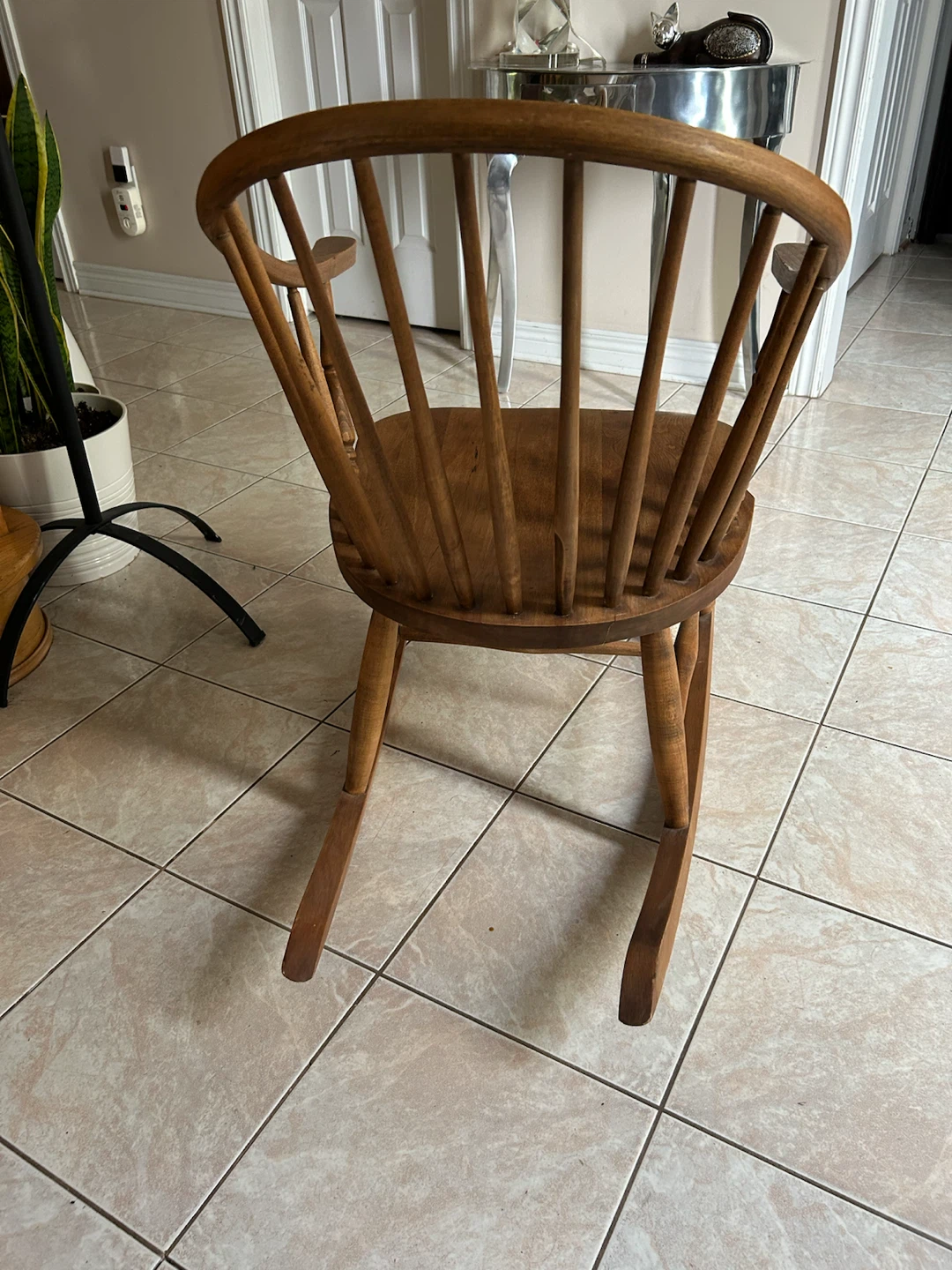 Classic Wooden Windsor Rocking Chair - photo 4