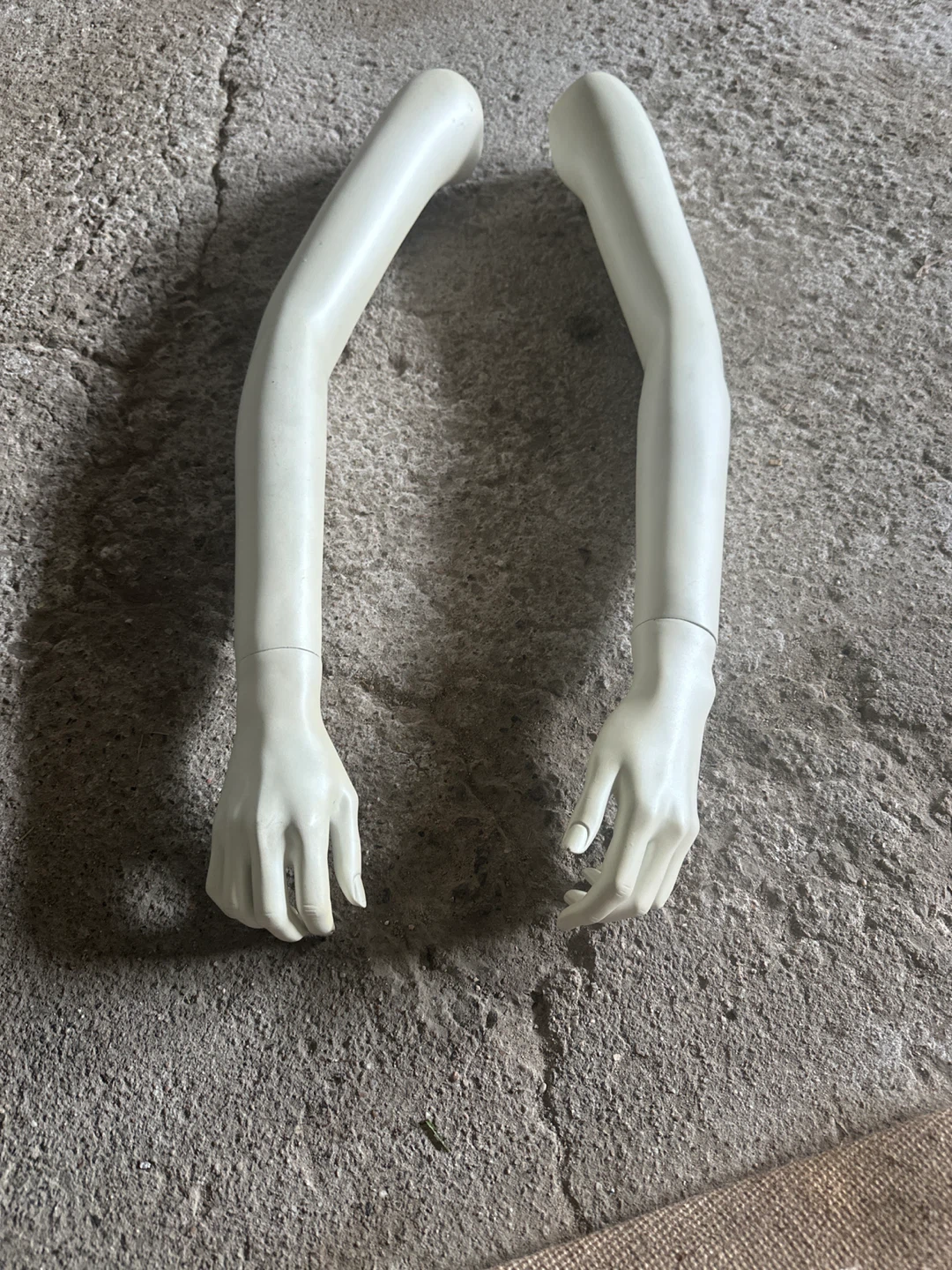 Mannequin Replacement Arm - photo 3