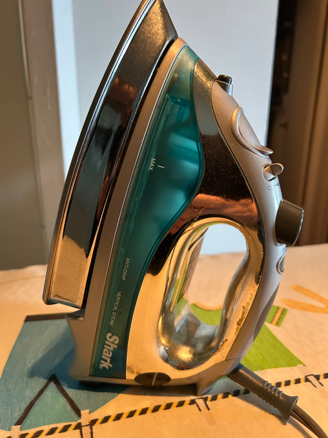 Two Clothing Irons: Brentwood and Shark