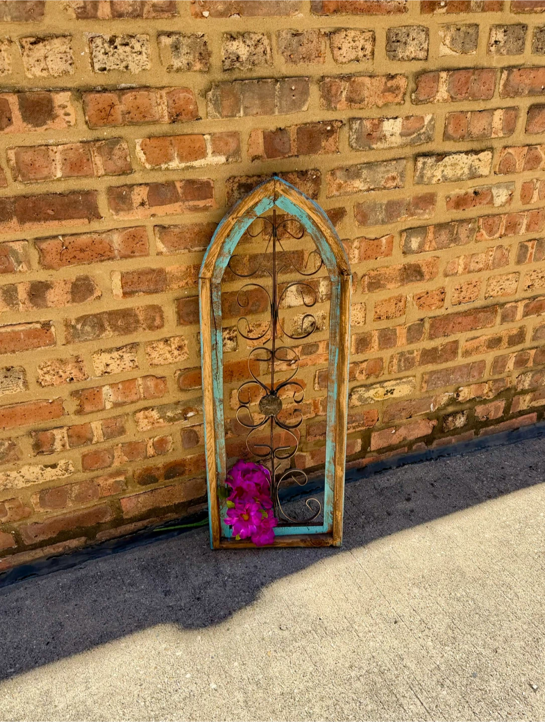 DISTRESSED ARCHED WALL DECOR