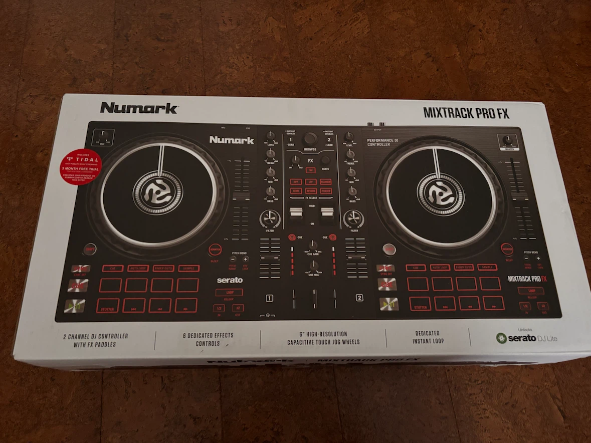 Numark Mixtrack Pro FX DJ Controller