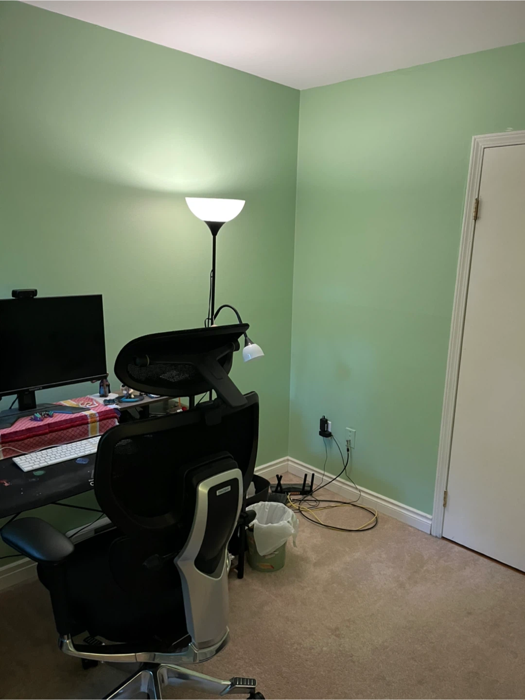 Room for Rent in a 2-bed, 1-bath condo (Lougheed Town Centre) - photo 2
