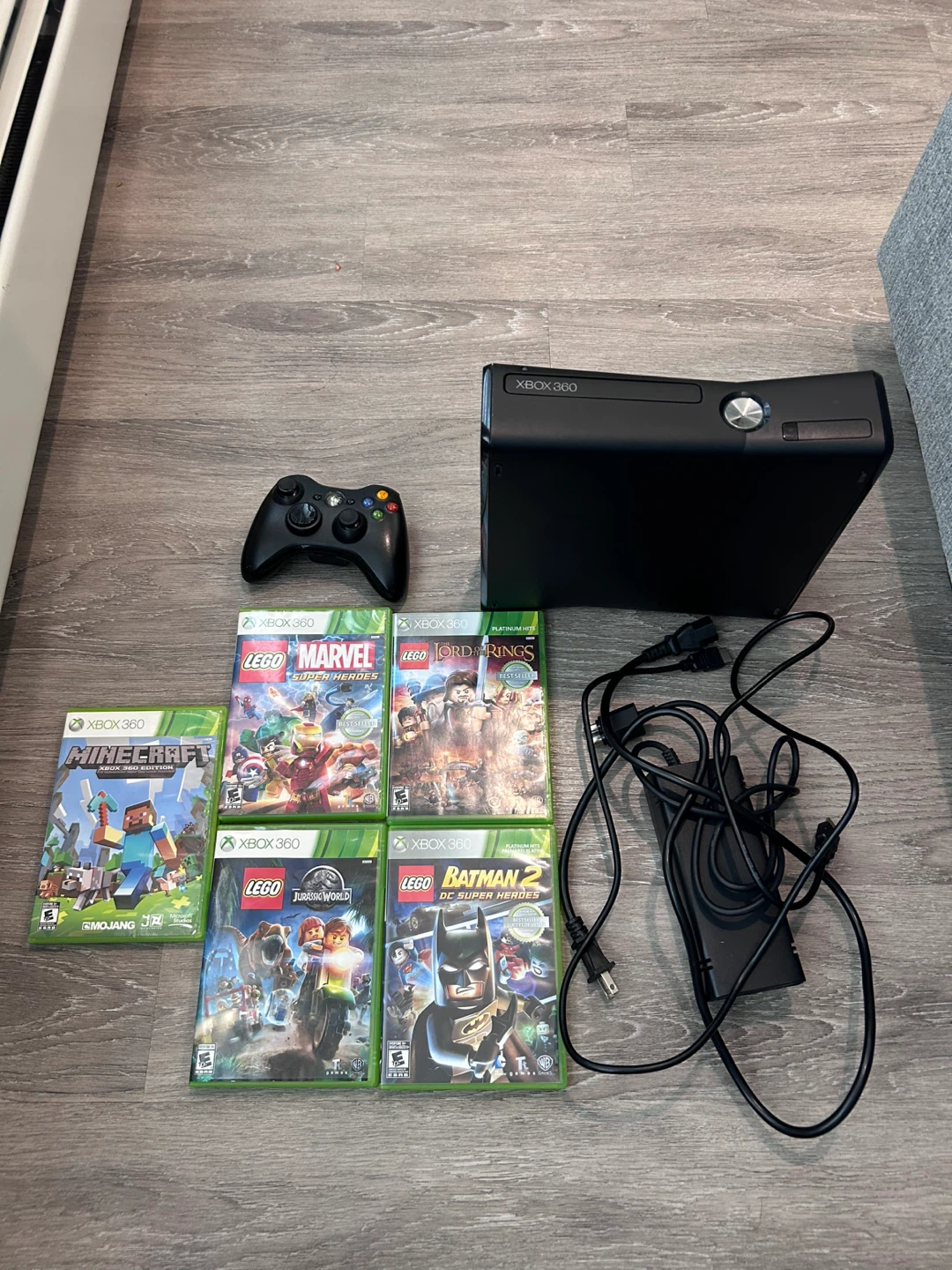 Xbox 360 Console with Controller and 5 Games