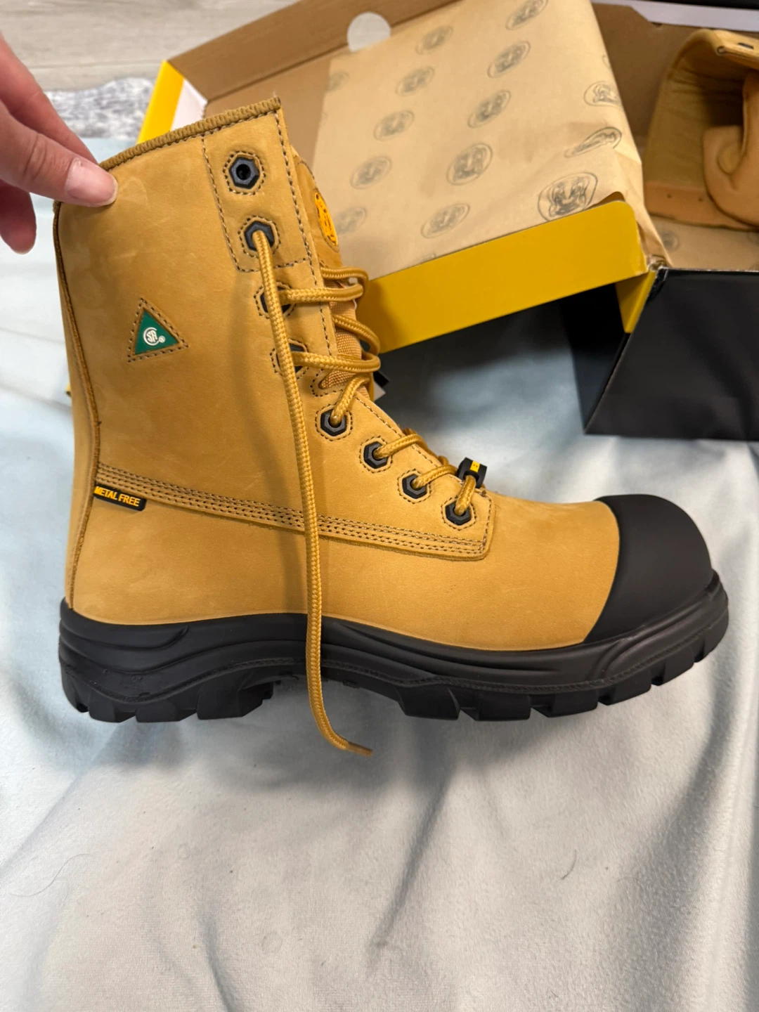 Size 10 Safety Shoes / Work Boots – Like New (Worn Once)
