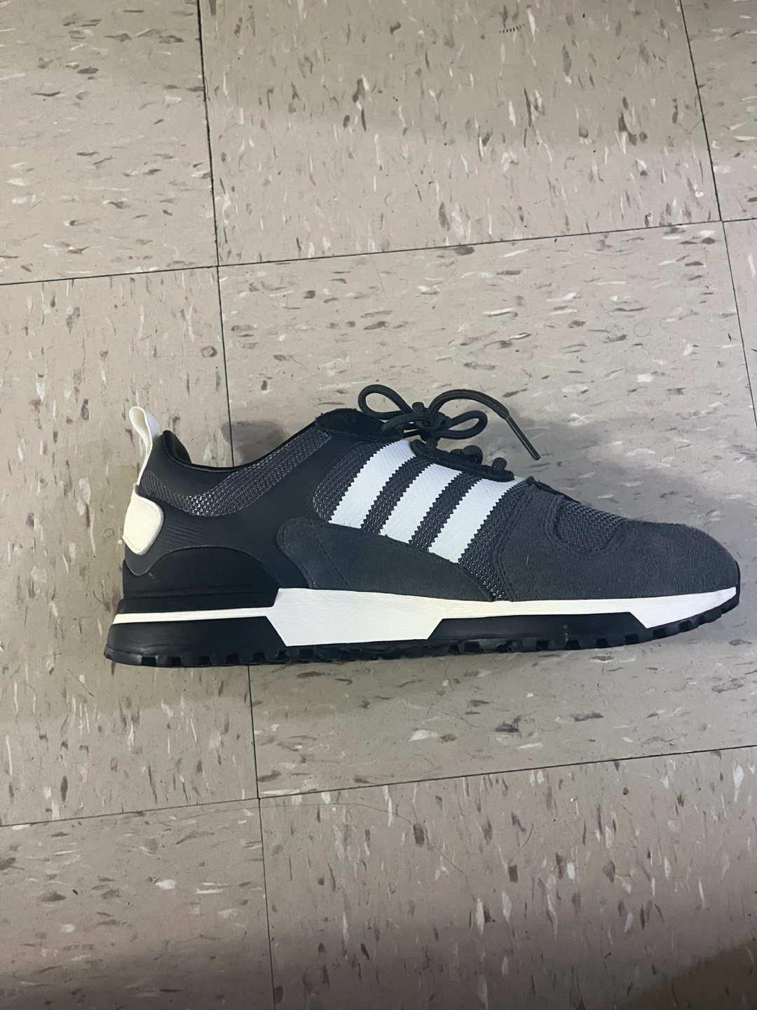 Im selling Adidas ZX 700 HD
