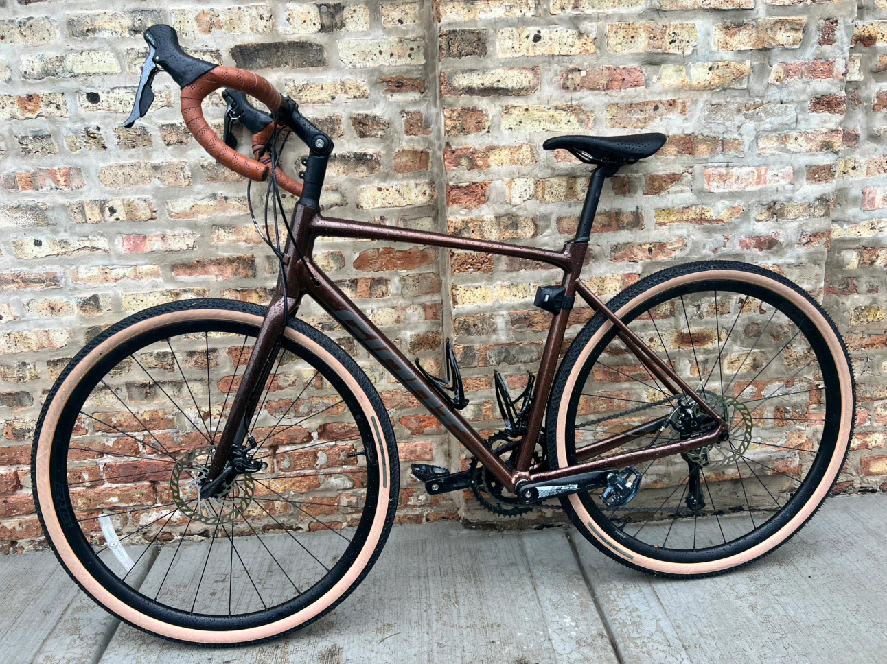 Giant Revolt Gravel Bike - photo 2