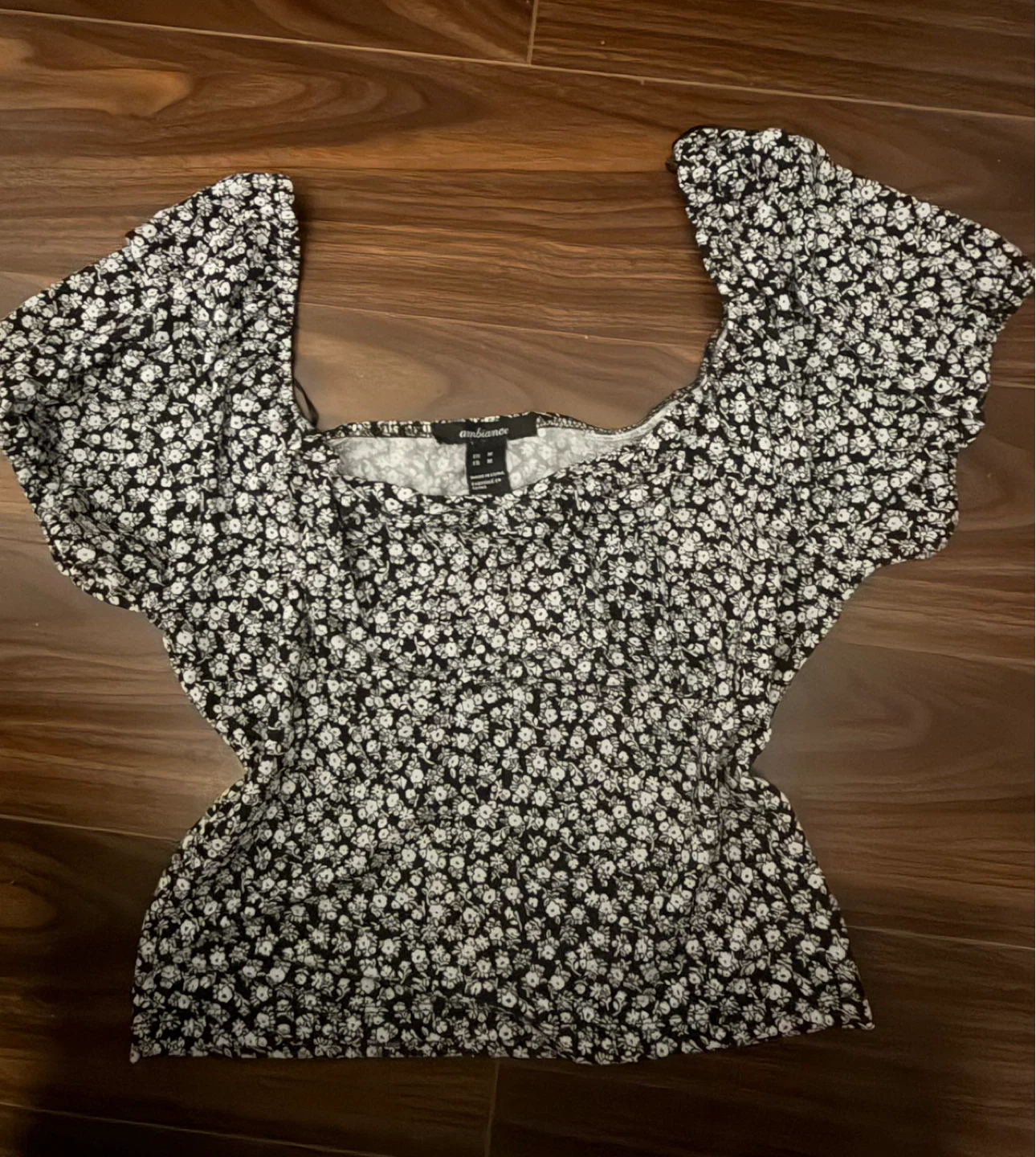 Ambiance Black and White Floral Puff Sleeve Top