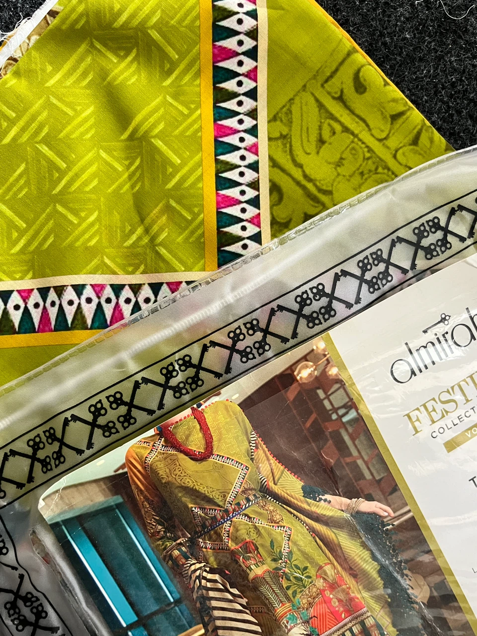 Ladies unstitched cloth - Pakistani - photo 2