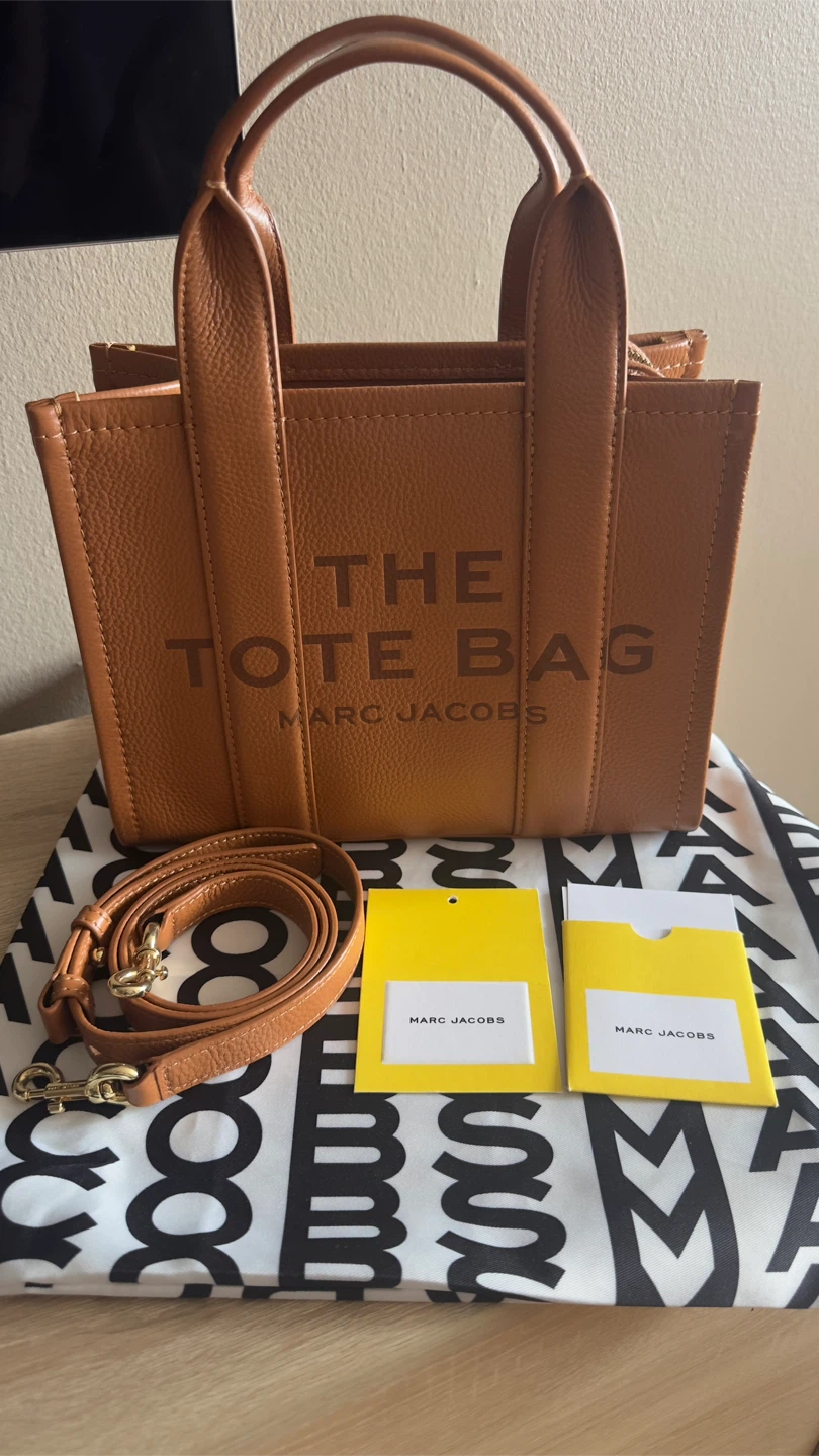 Marc Jacobs The Leather Tote Bag Small Argan Oil