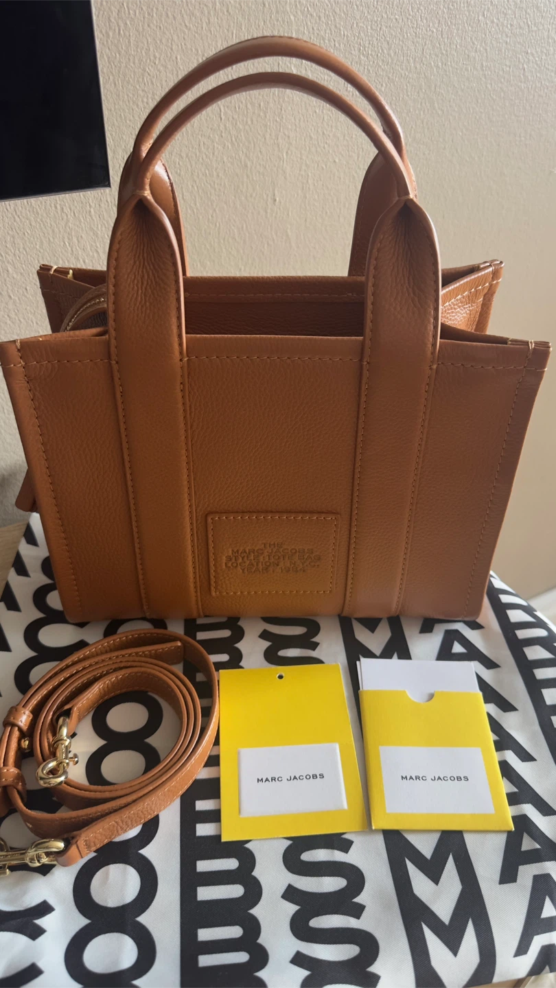 Marc Jacobs The Leather Tote Bag Small Argan Oil - photo 2