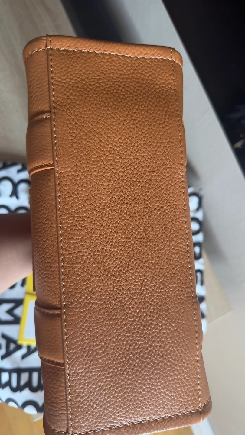 Marc Jacobs The Leather Tote Bag Small Argan Oil - photo 5