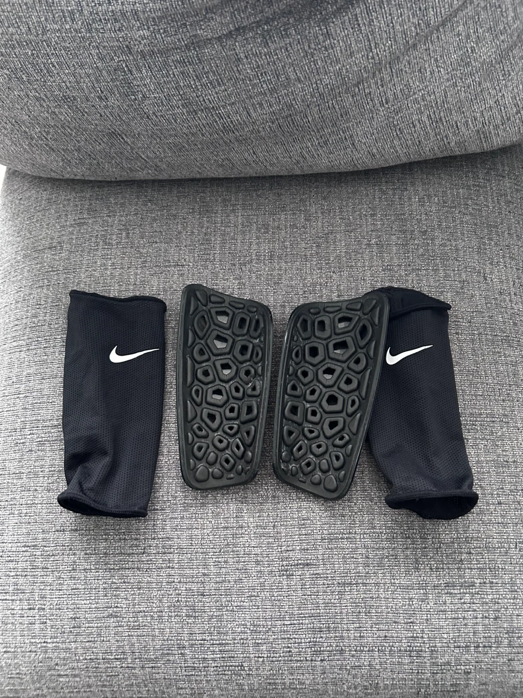 Nike Mercurial Shin Guards - Men’s Medium - photo 2