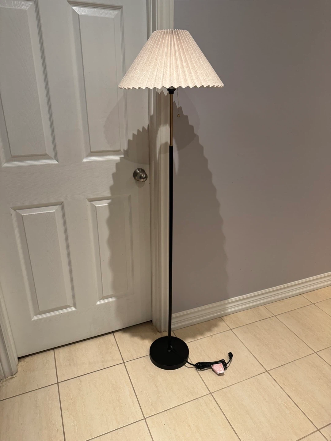 Pleated shade floor lamp