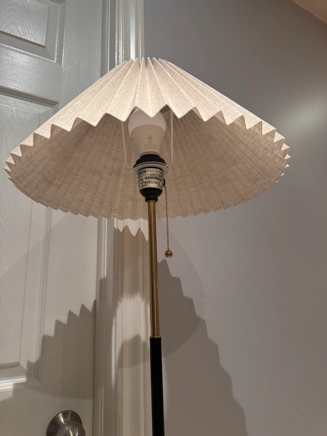 Pleated shade floor lamp - photo 3