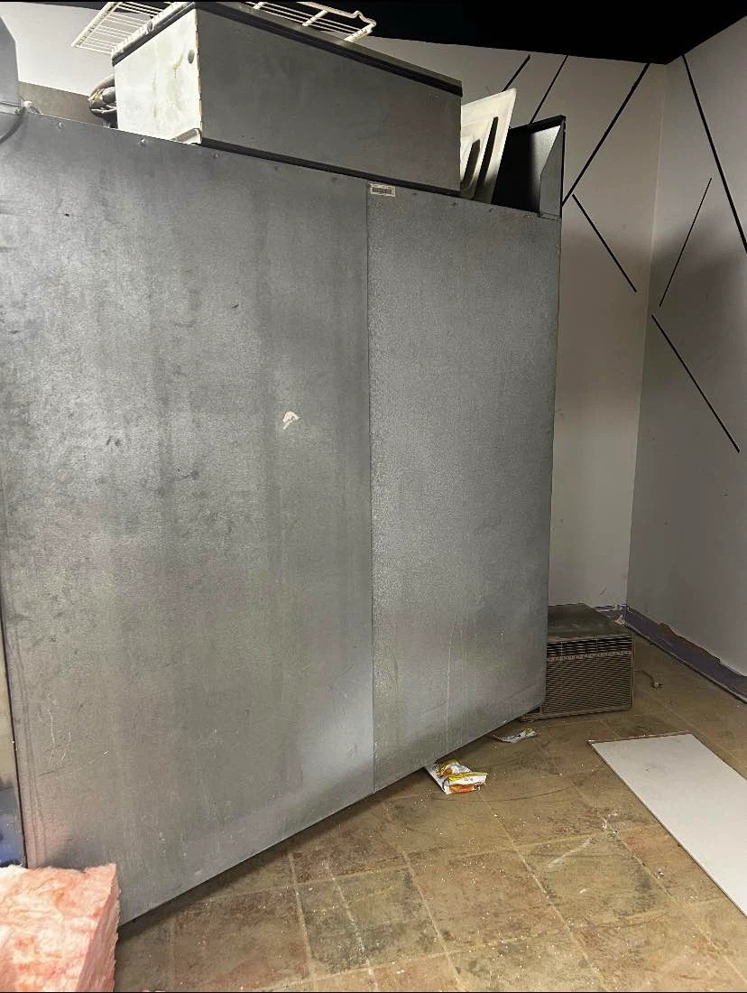 Commercial Three-Door Glass Display Fridge - photo 2