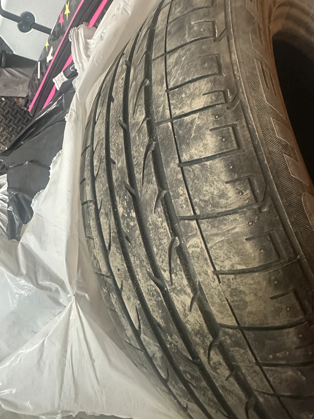 Bridgestone Dueler H/P 235/55R19 Tires
