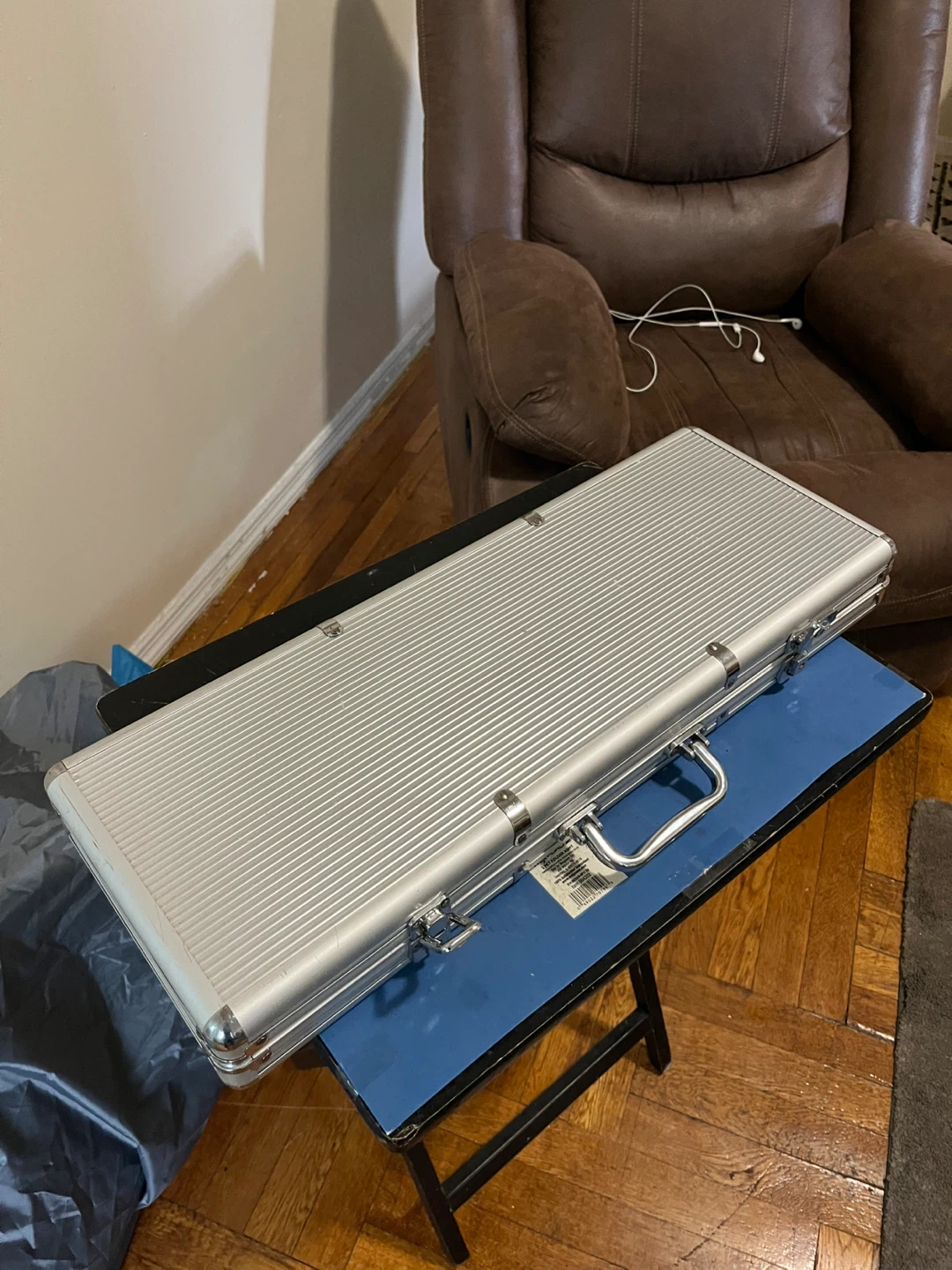 Poker Chip Set in Aluminum Case - photo 4