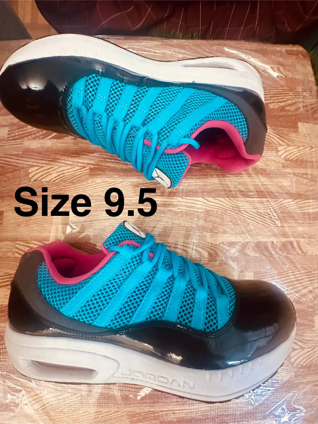 Jordan CMFT Viz Air 11 sneakers - photo 2