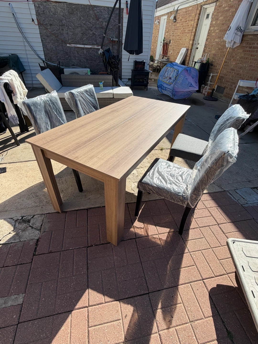 Dining table and 4 chairs set