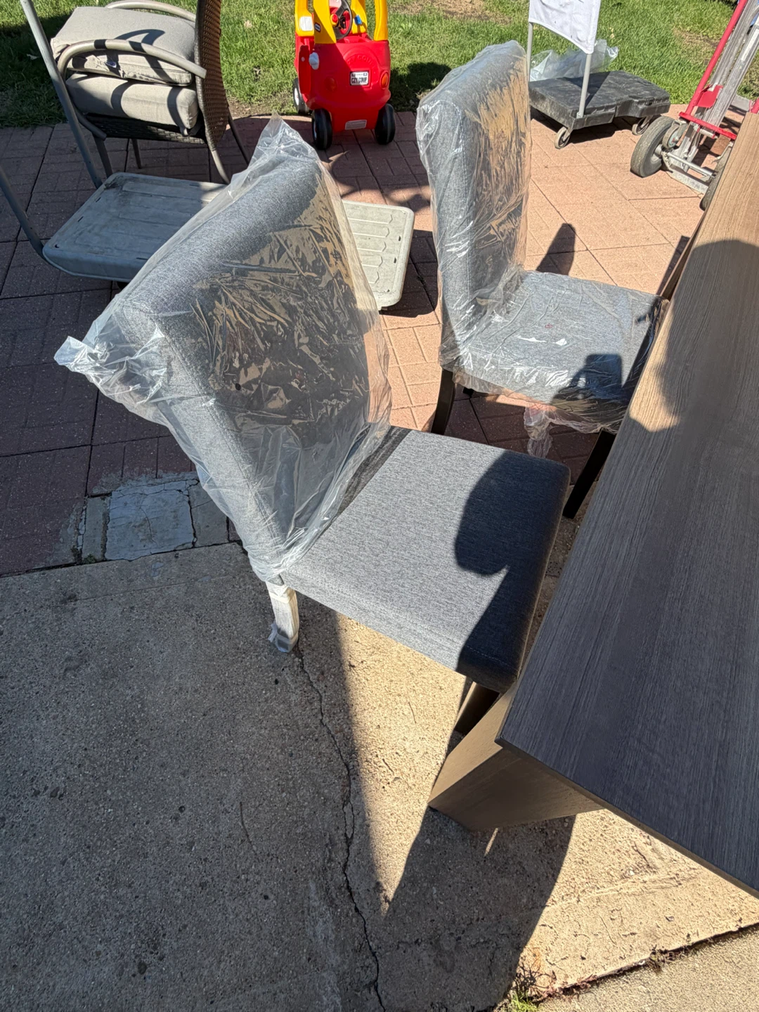 Dining table and 4 chairs set - photo 4