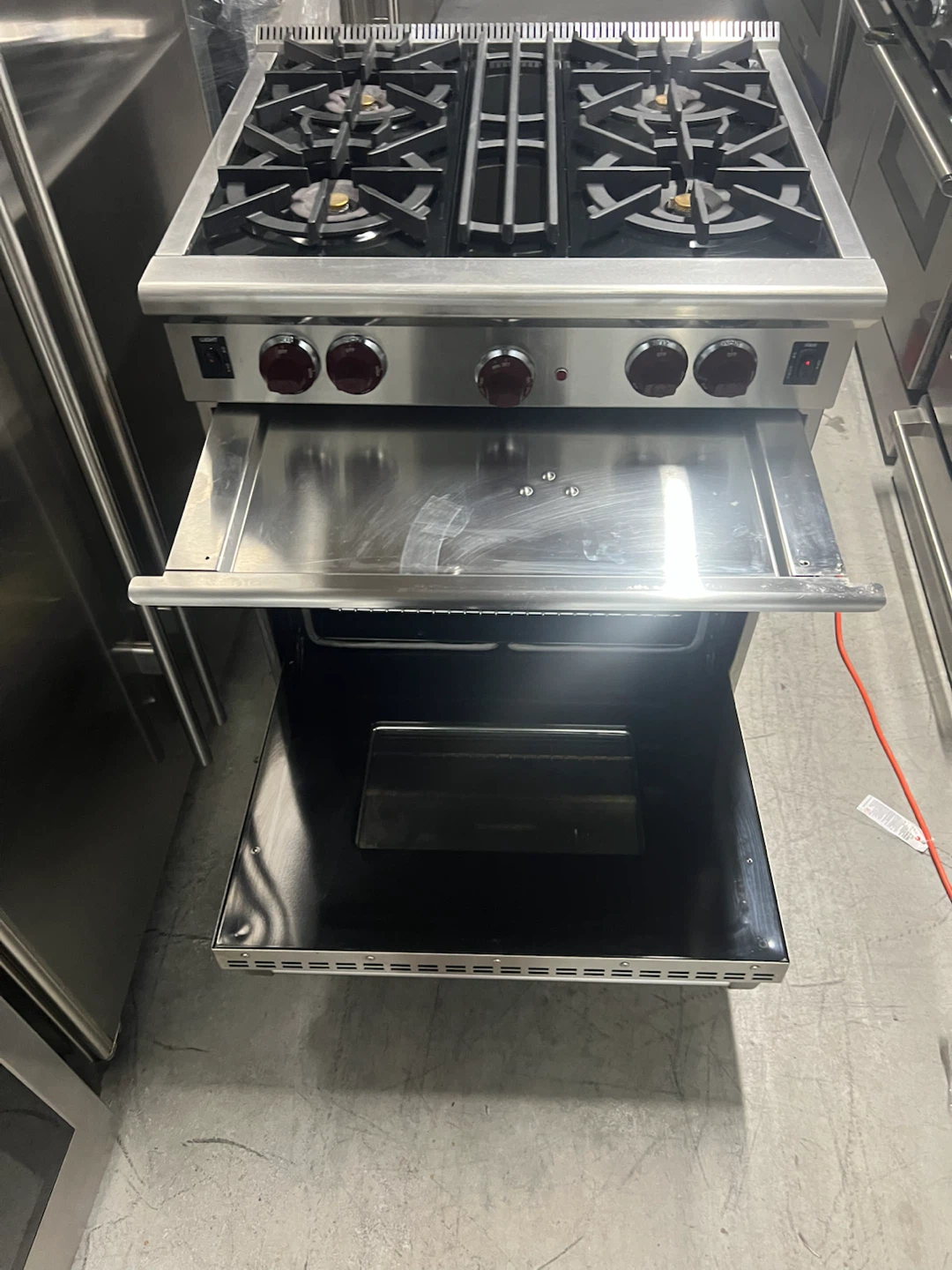 Wolf 30-inch Stainless Steel Gas Range - photo 2