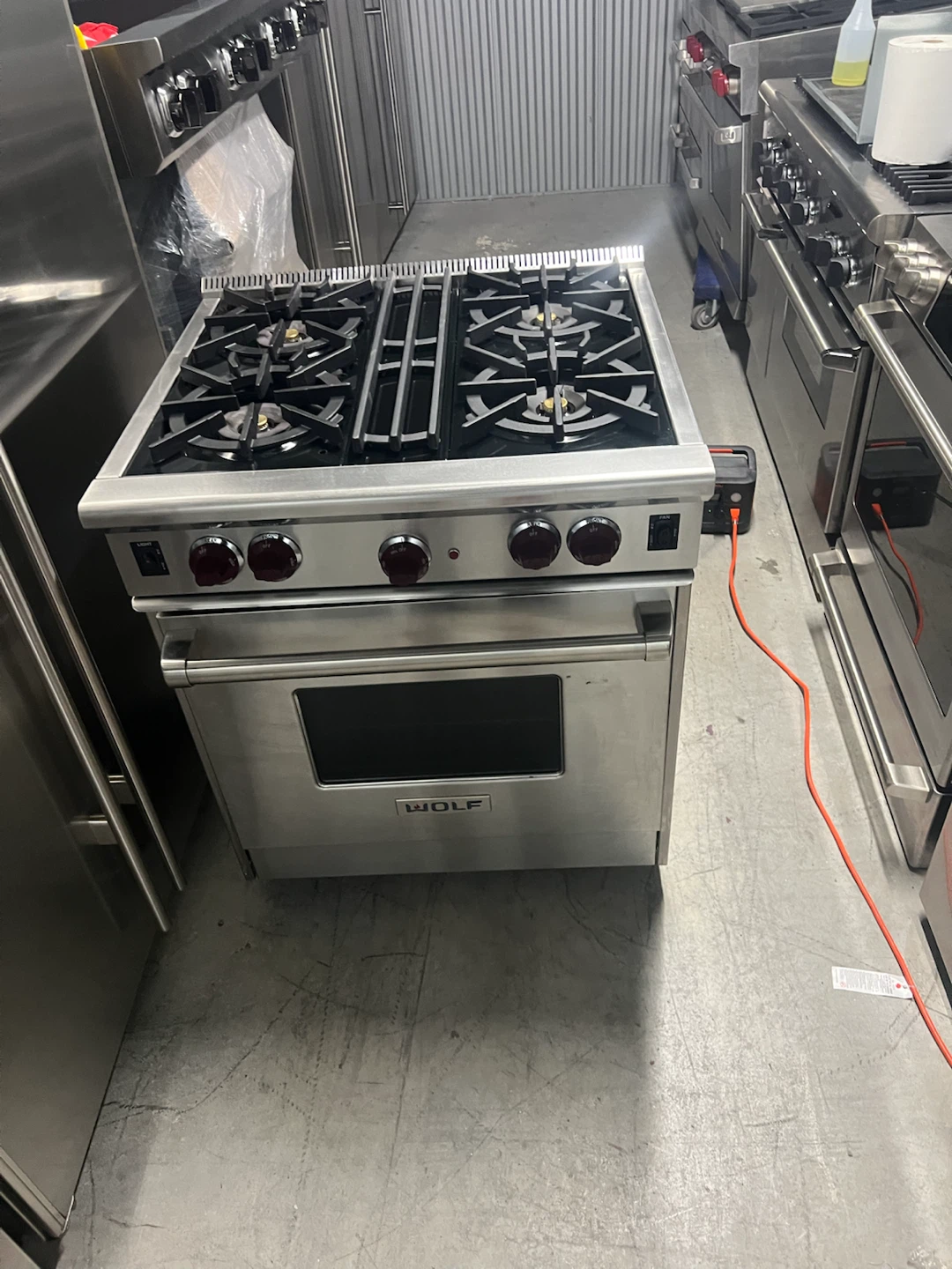 Wolf 30-inch Stainless Steel Gas Range - photo 5