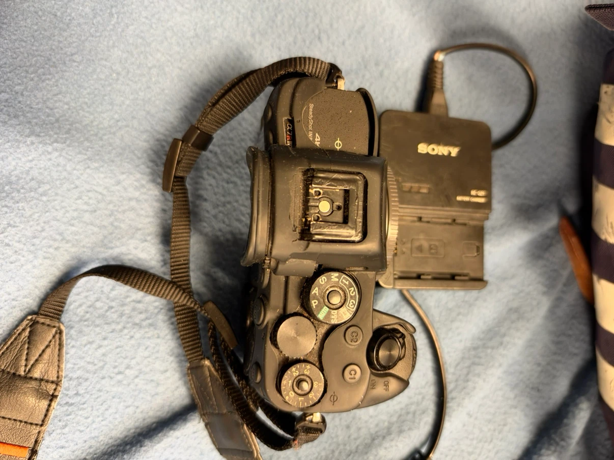 Sony Alpha a7R IV Mirrorless Camera - photo 2