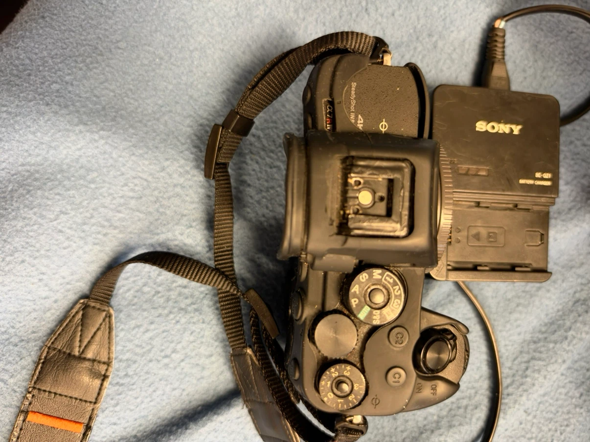 Sony Alpha a7R IV Mirrorless Camera - photo 5