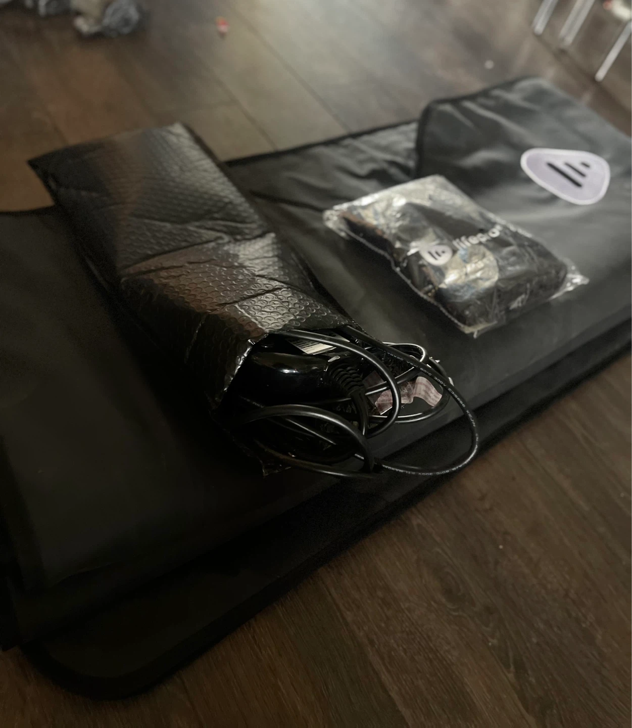 Brand new Lifepro RejuvaWrap Infrared Sauna Blanket - photo 4