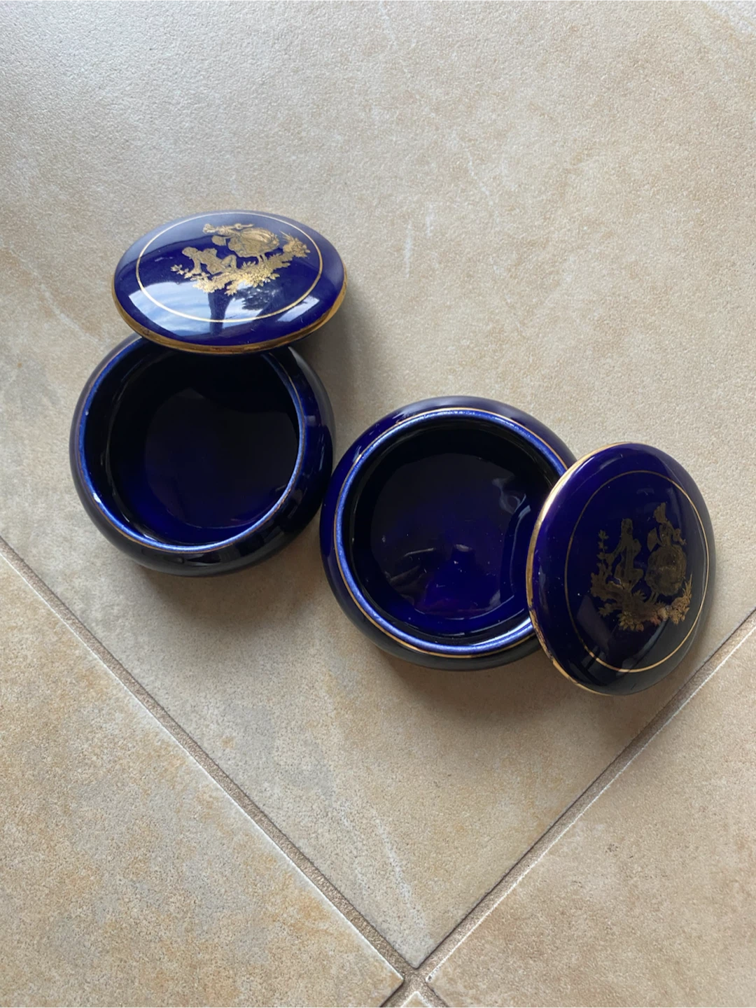 Two Vintage Cobalt Blue Trinket Boxes - photo 3