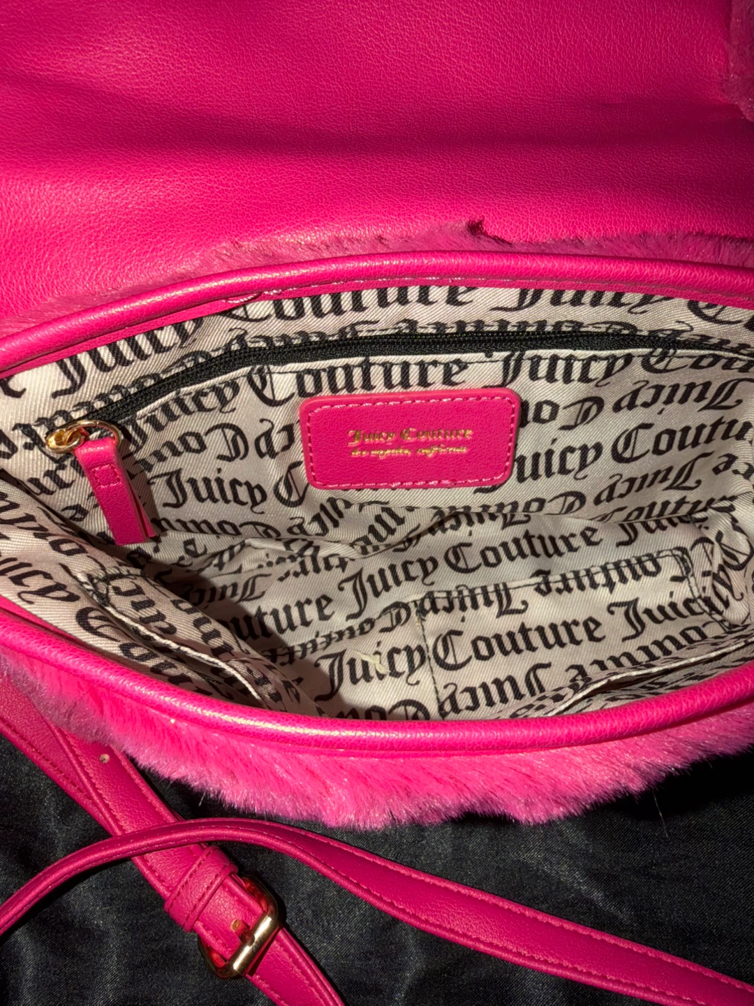 Juicy Couture Hot Pink Faux Fur Heart Handbag - photo 3