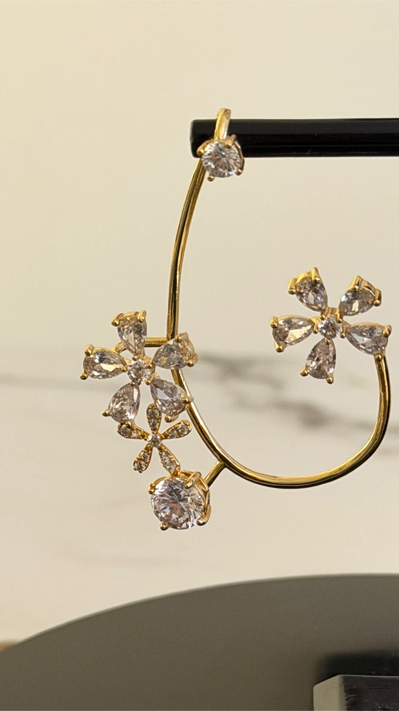 Gold-Tone Flower cubic zirconia Ear Cuffs - photo 4
