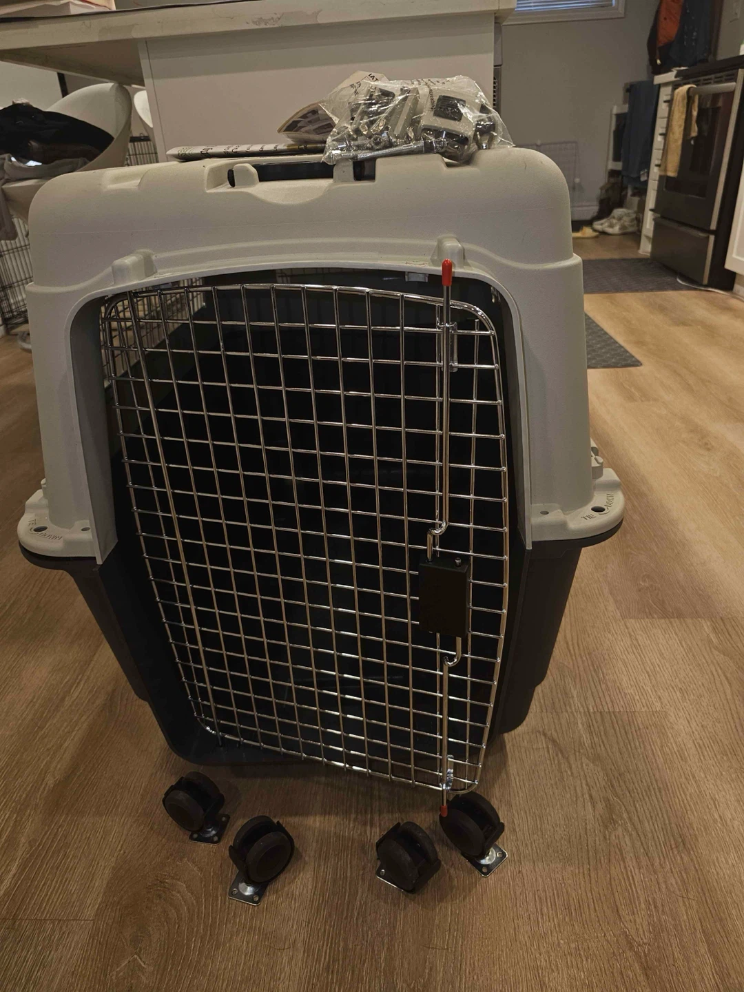 Travel Dog Kennel-Durable Plastic Airline Pet Carrier - photo 3