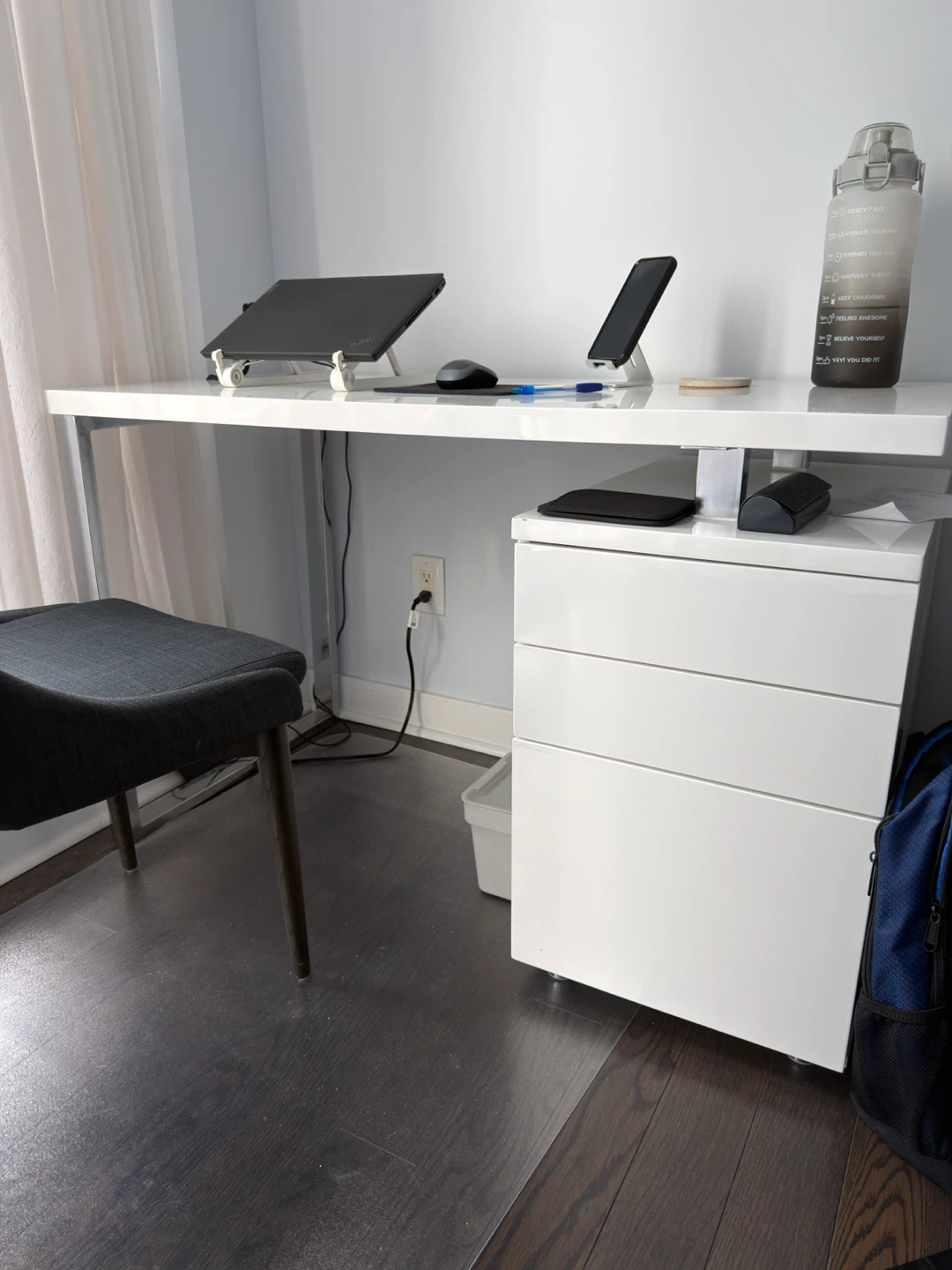 White Office Desk with Built-in Drawer Unit - photo 2