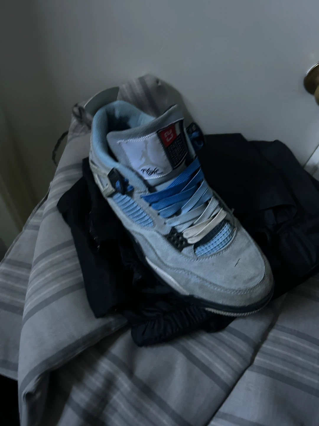 Jordan 4 Retro University Blue