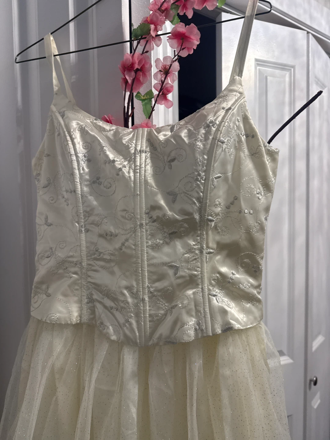 Cream formal dress with glitter tulle - photo 2