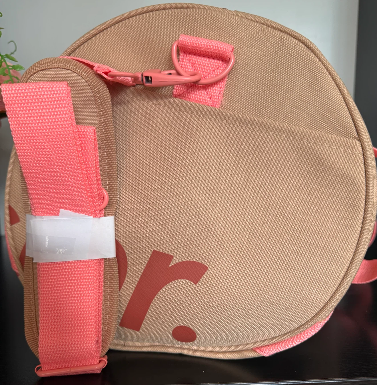 Glossier Duffle Bag Travel Gym Carry On Bag⁠/ 🆕 Retails $74+ tax - photo 3