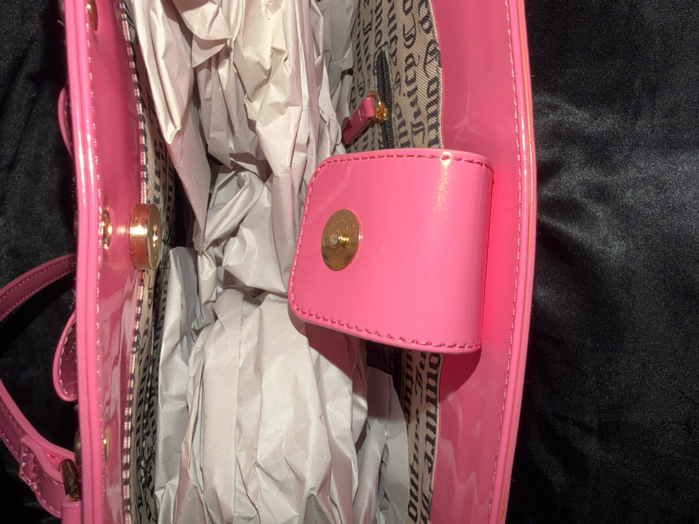 Juicy Couture Pink Patent Handbag - photo 3
