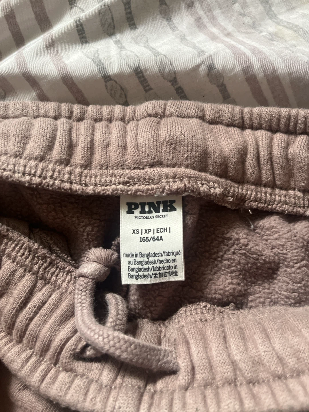 Pink Victoria secret sweatpants - photo 5